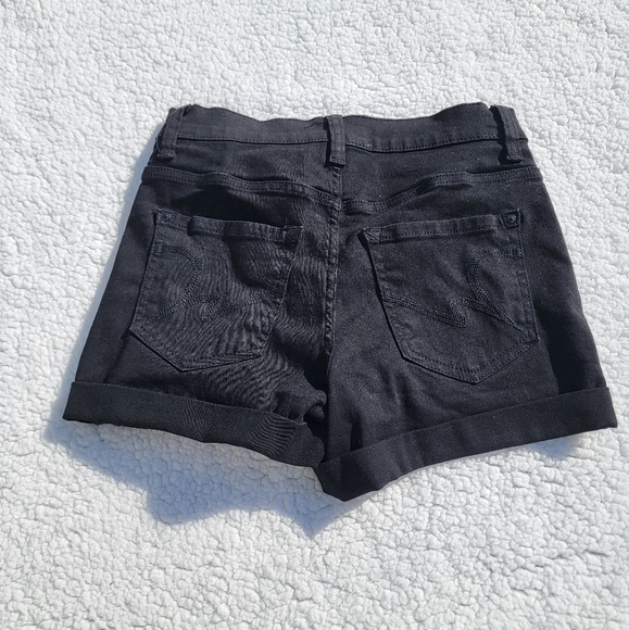 Size 3 adorable Wallflower shorts - Picture 2 of 3